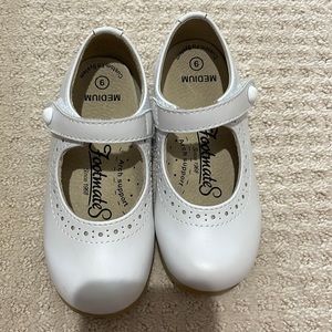 Formate’s Size 9 toddler shoes